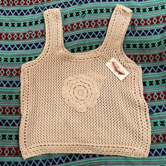 Jessica Simpson Sweaters - 007  Cute boho Chic soft knit sweater tank with a flower knit in the center 🌼✌️